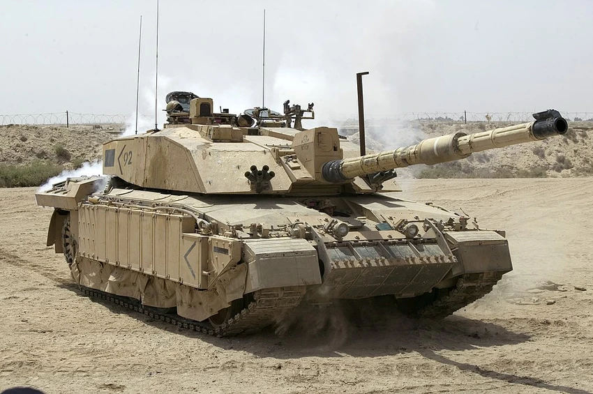 Xe tăng Challenger-2 tuần tra ngoại ô TP Basra của Iraq. Ảnh: Wikipedia Xe tăng Challenger-2 tuần tra ngoại ô TP Basra của Iraq. Ảnh: Wikipedia
