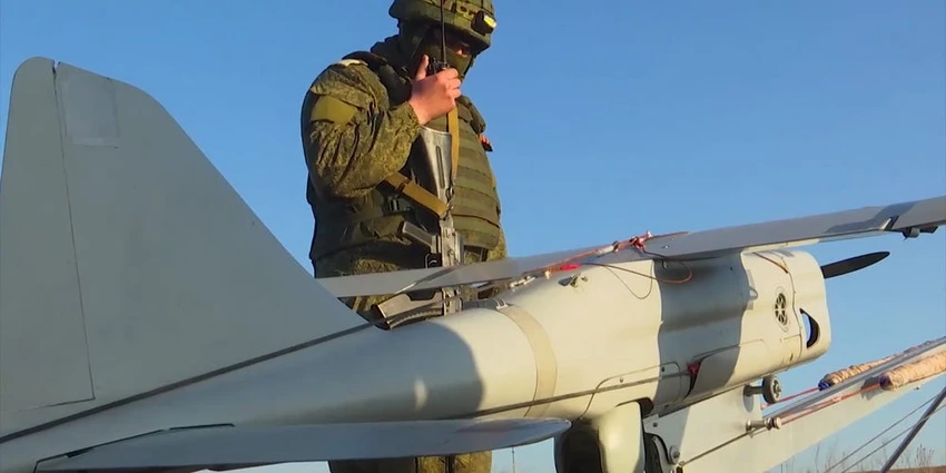 UAV Orlan-10 của Nga được sử dụng để trinh sát tại Ukraine tháng 3-2022. Ảnh: Russian Defense Ministry/ Mil.ru UAV Orlan-10 của Nga được sử dụng để trinh sát tại Ukraine tháng 3-2022. Ảnh: Russian Defense Ministry/ Mil.ru