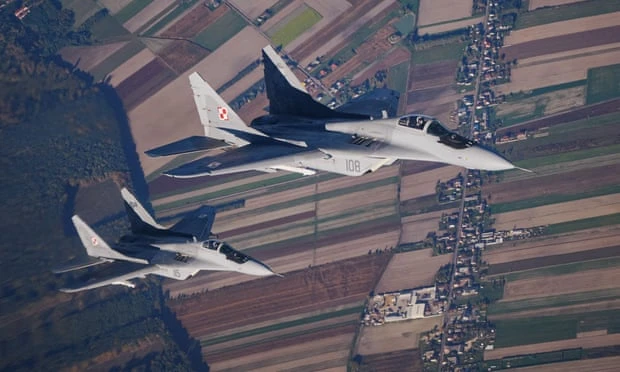 Hai tiêm kích MiG-29 của Ba Lan tham gia cuộc tập trận của NATO gần căn cứ không quân Lask (miền trung Ba Lan) năm ngoái. Ảnh: AFP