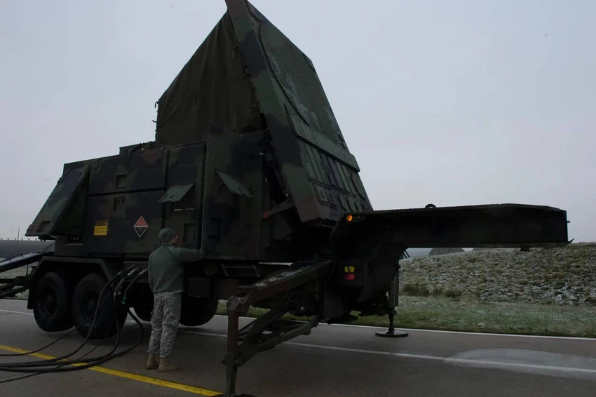 Radar AN/MPQ-65 tìm kiếm, phát hiện, theo dõi và xác định các mục tiêu tiềm tàng. Ảnh: Staff Sgt. Christopher Ruano/ US Air Force Radar AN/MPQ-65 tìm kiếm, phát hiện, theo dõi và xác định các mục tiêu tiềm tàng. Ảnh: Staff Sgt. Christopher Ruano/ US Air Force