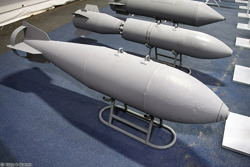 FAB-500_M62_aerial_bomb_in_Park_Patriot_01.jpg