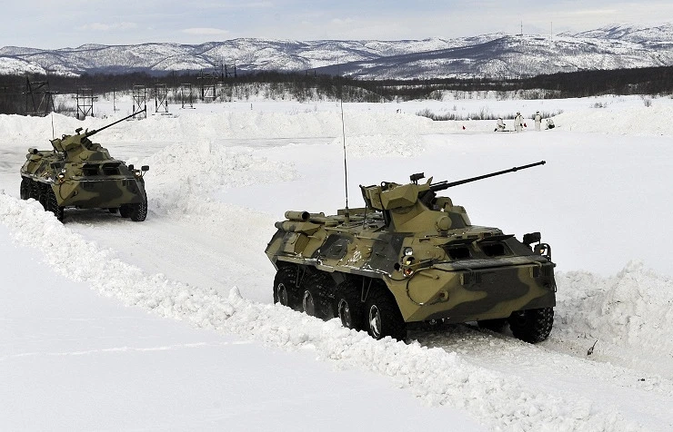 xe-cho-quan-BTR82.jpg