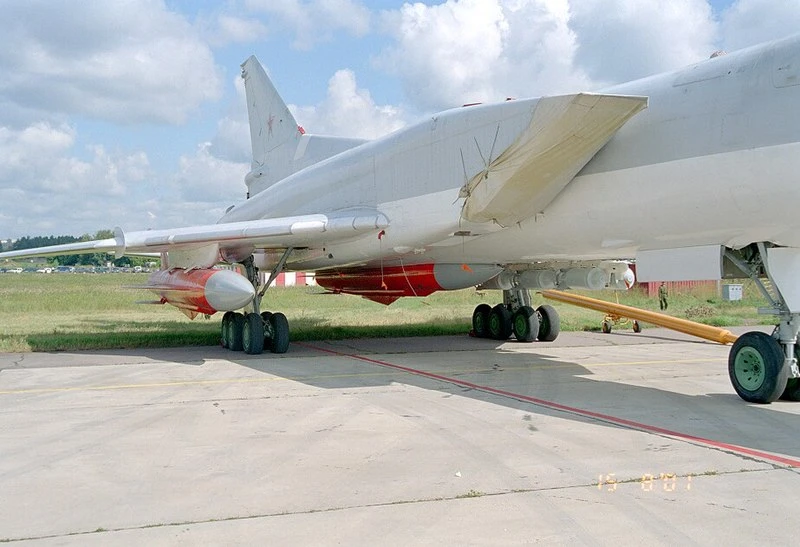 Vì sao Ukraine e ngại tên lửa Kh-32 hơn tên lửa siêu thanh Kinzhal của Nga?