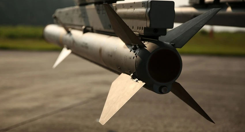 Ukraine sẽ vận hành tiêm kích F-16 như thế nào để bắn máy bay mang bom lượn của Nga?
