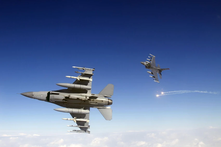 Tên lửa Iskander của Nga tăng tầm bắn lên 1.000 km, F-16 ở Ukraine gặp nguy hiểm?