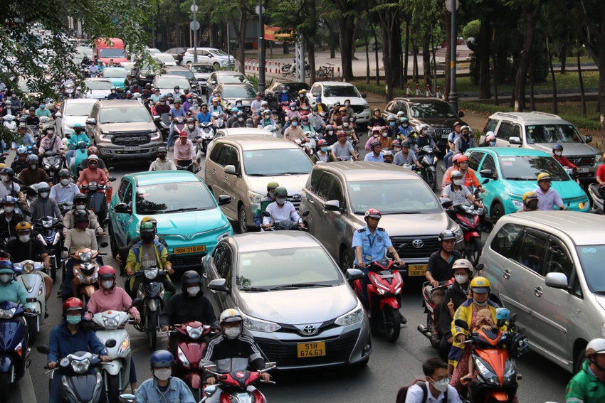 cua-ngo-tan-son-nhat-47.jpg