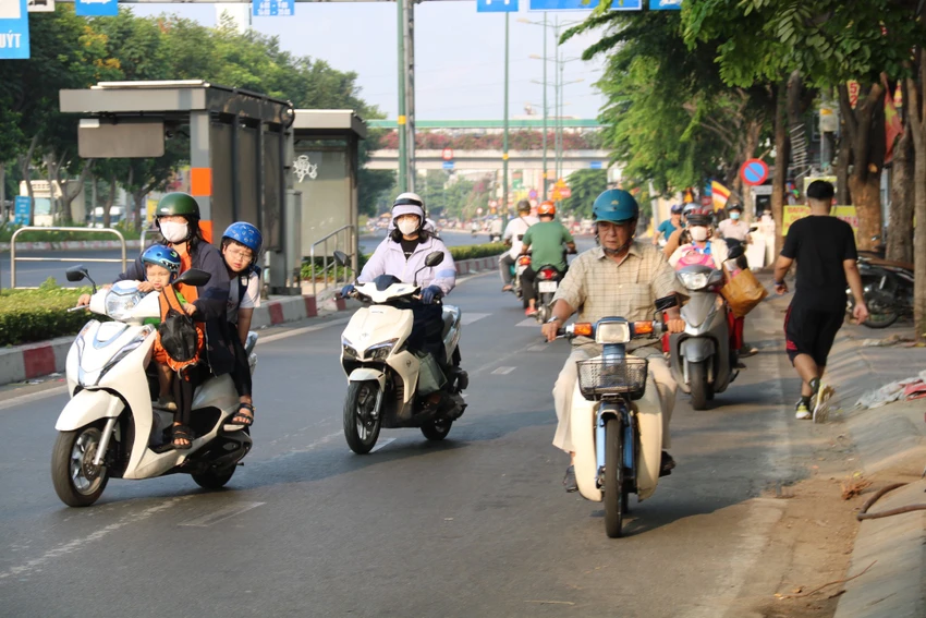 xe-chay-nguoc-chieu-10.jpg