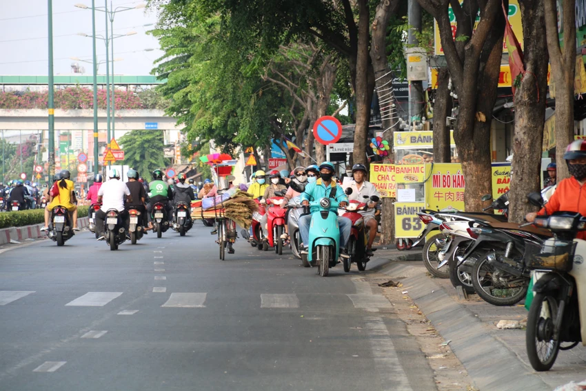 xe-chay-nguoc-chieu-21.jpg