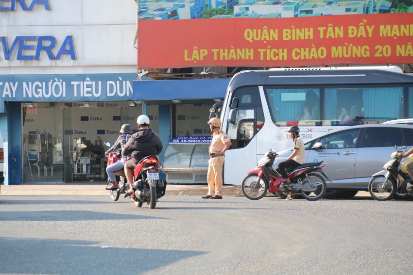 cua-ngo-phia-tay-82.jpg