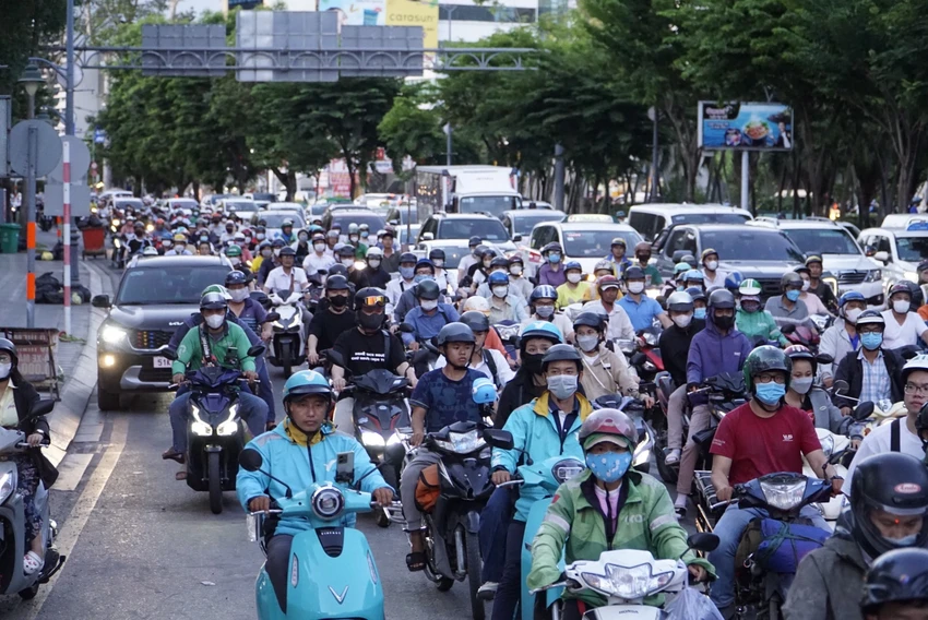 cua-ngo-tan-son-nhat-72.jpg