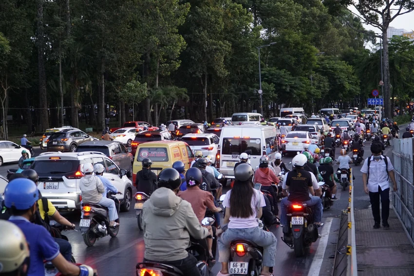 cua-ngo-tan-son-nhat-73.jpg