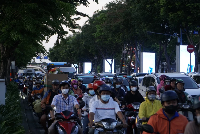 cua-ngo-tan-son-nhat-82.jpg