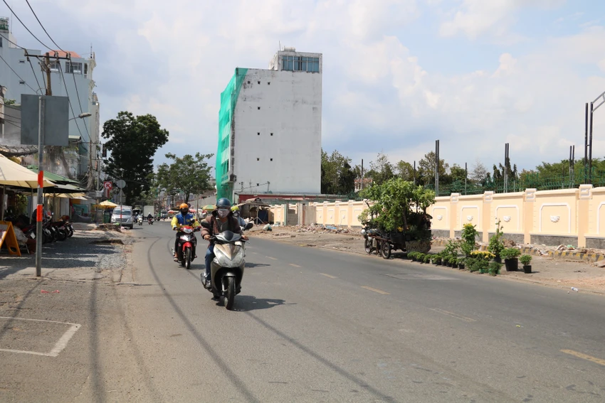 duong-hoang-hoa-tham-16.jpg