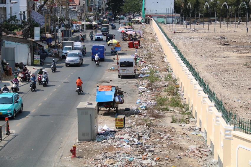 duong-hoang-hoa-tham-19.jpg