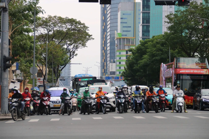 xe-may-re-phai-00000.jpg
