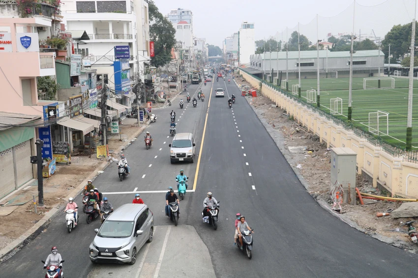 cua-ngo-tan-son-nhat-90.jpg