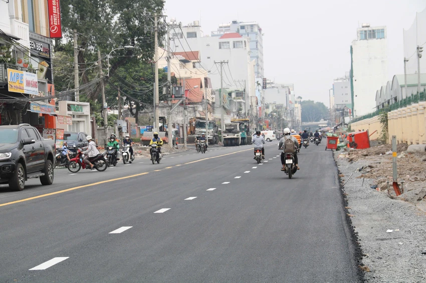 cua-ngo-tan-son-nhat-92.jpg