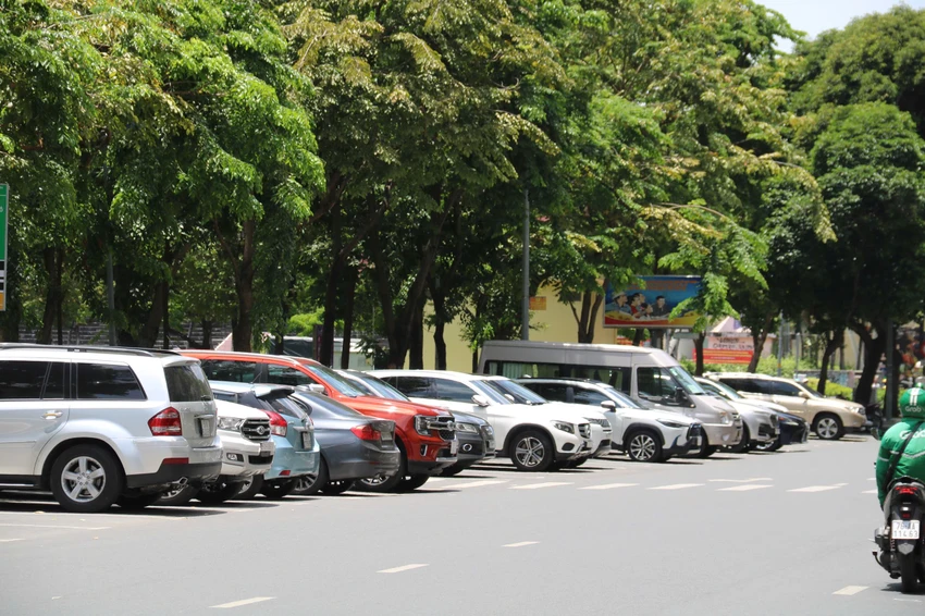 do-xe-o-to-duoi-long-duong-8.jpg