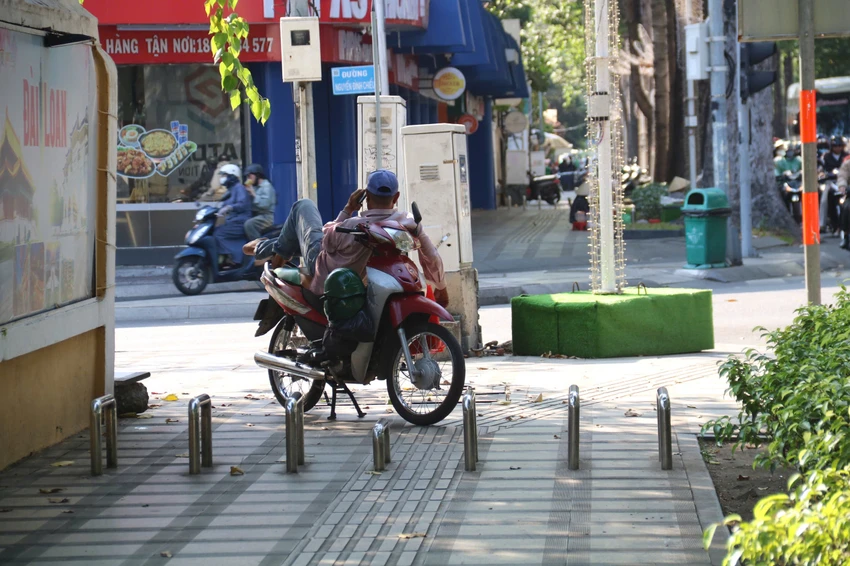 thanh-chan-xe-may-1.jpg