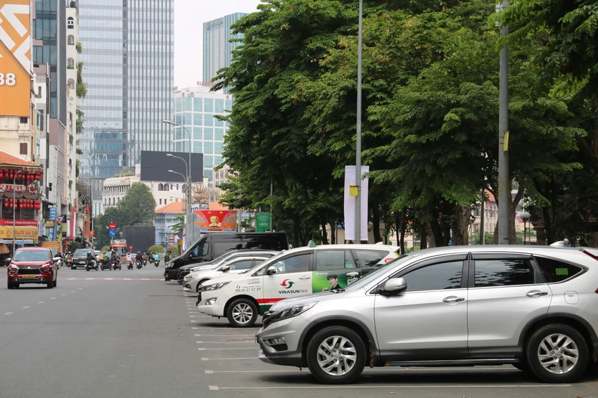 thu phí đỗ xe