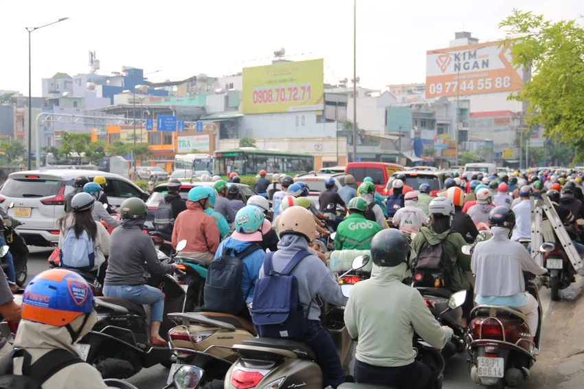 ham-chui-truong-chinh-tan-ky-tan-quy-1.jpg