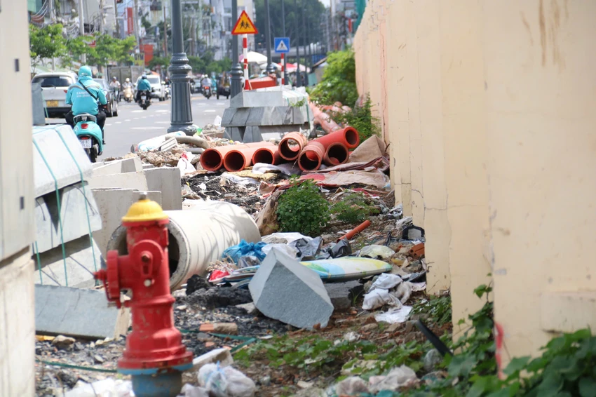 duong-hoang-hoa-tham-27.jpg