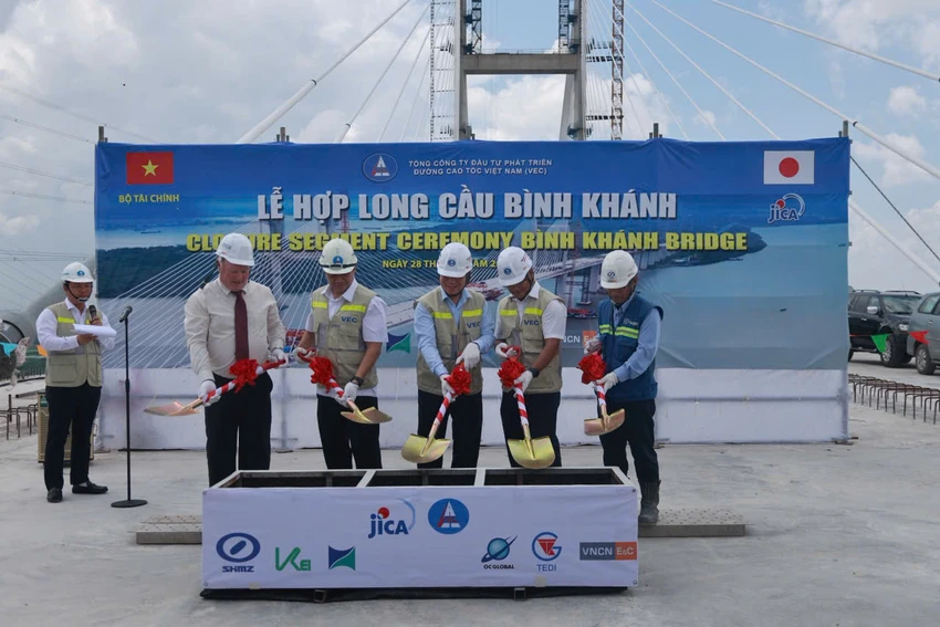 cau-binh-khanh-2.jpg