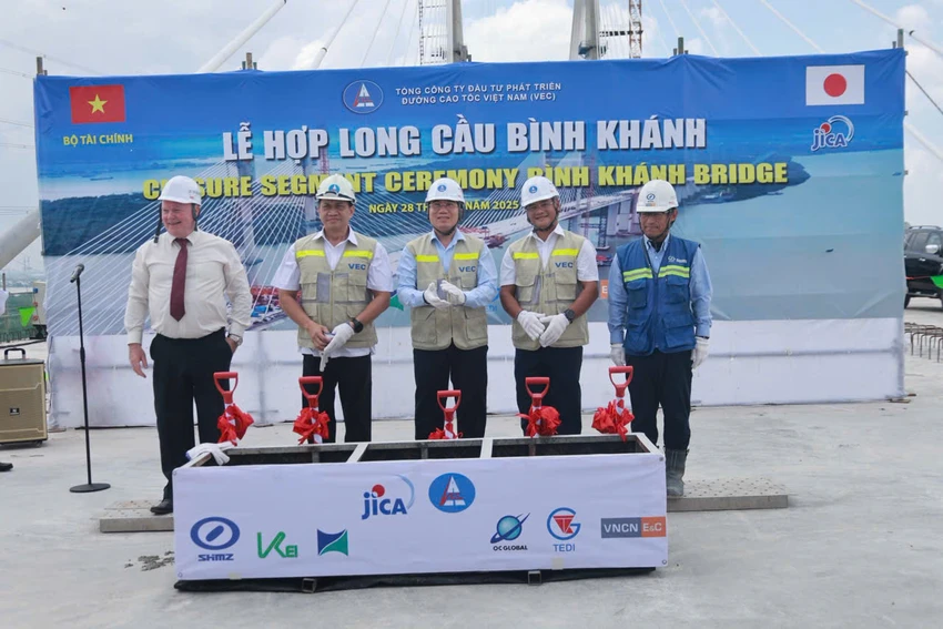 cầu bình khánh