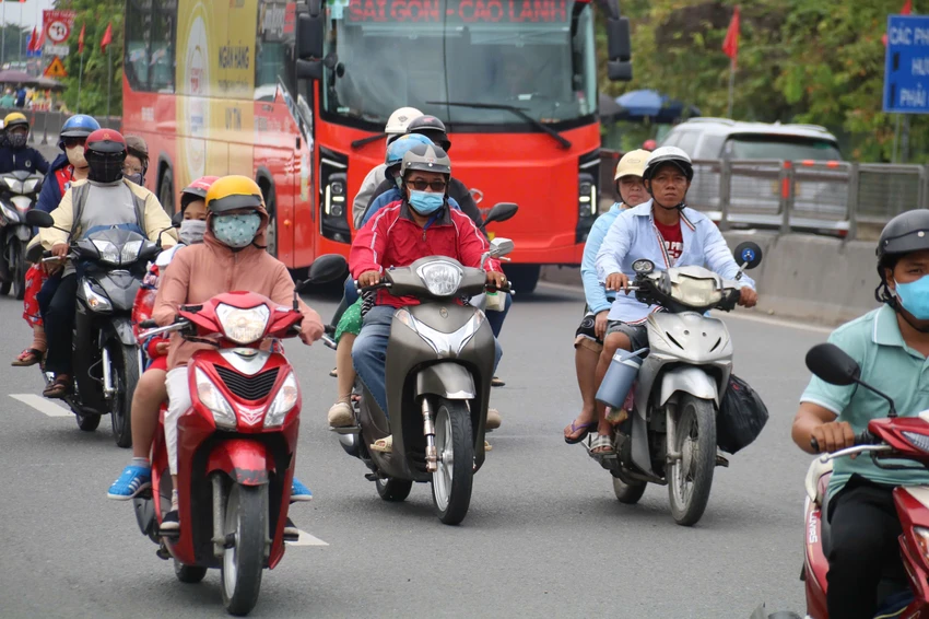 cua-ngo-tp.hcm-2.jpg
