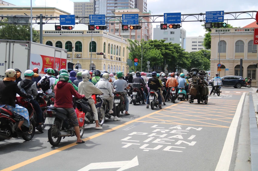 xe rẽ phải