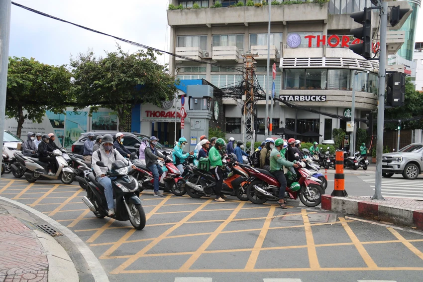 xe-re-phai-2.jpg