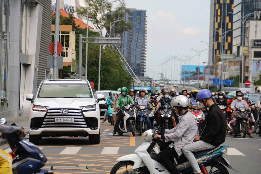 xe-re-phai-8.jpg