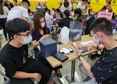  iPhone 12 chính hãng tăng doanh số bất ngờ 