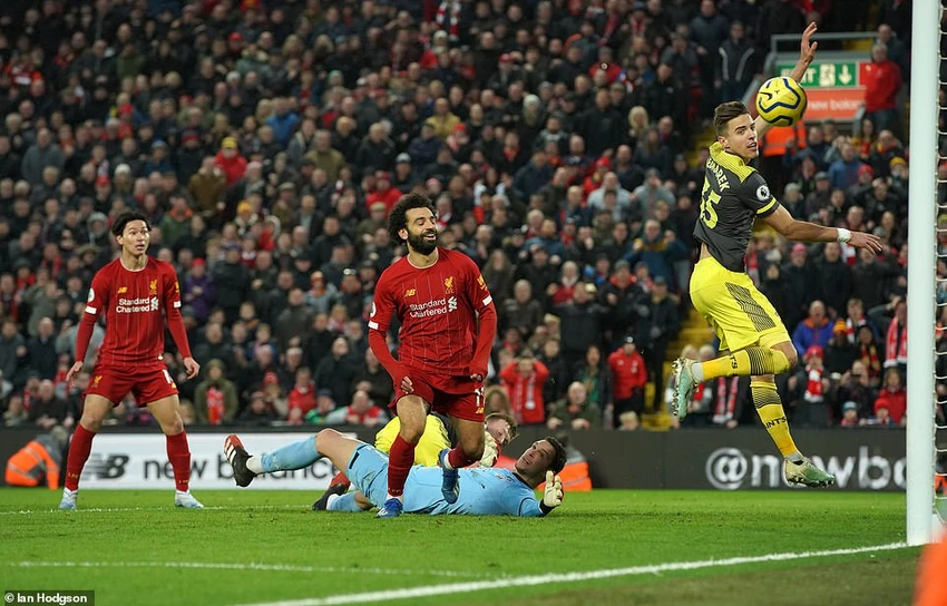 Những lần sẩy chân đẩy Liverpool vào thế khó ảnh 2
