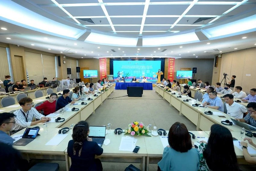 Ông Nguyễn Quang Vinh, Phó Chủ tịch VCCI: Kinh doanh bền vững chính là đáp ứng nhu cầu của khách hàng, từ đó mang lại lợi ích dài hạn cho chính doanh nghiệp. Ảnh: MT Ông Nguyễn Quang Vinh, Phó Chủ tịch VCCI: Kinh doanh bền vững chính là đáp ứng nhu cầu của khách hàng, từ đó mang lại lợi ích dài hạn cho chính doanh nghiệp. Ảnh: MT
