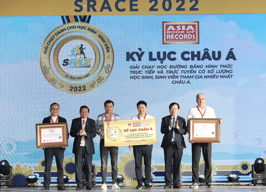 Khép lại hành trình 2022, S-Race được vinh danh với 1 kỷ lục Việt Nam và 1 kỷ lục châu Á. Ảnh: CTV Khép lại hành trình 2022, S-Race được vinh danh với 1 kỷ lục Việt Nam và 1 kỷ lục châu Á. Ảnh: CTV