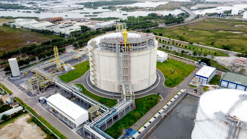 Dự án kho chứa LNG Thị Vải dự kiến cấp khí tái hóa cho các hộ tiêu thụ từ tháng 7-2023. Ảnh: HC