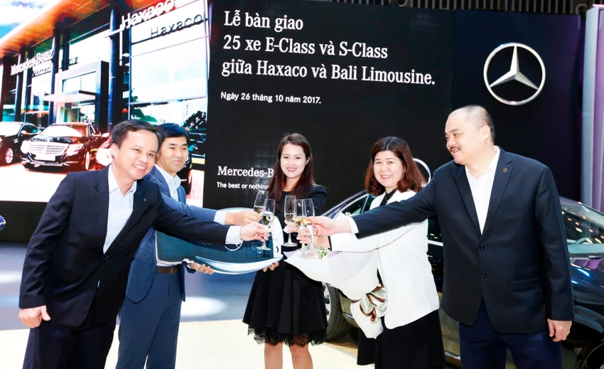 Bàn giao 25 xe E-Class và S-Class cho Bali Limousine ảnh 2 Bàn giao 25 xe E-Class và S-Class cho Bali Limousine ảnh 2