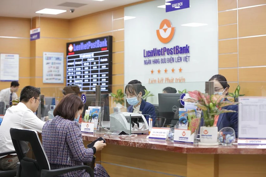 Cổ phiếu ngân hàng hiện vẫn được xem là kênh đầu tư an toàn, bền vững. Cổ phiếu ngân hàng hiện vẫn được xem là kênh đầu tư an toàn, bền vững.