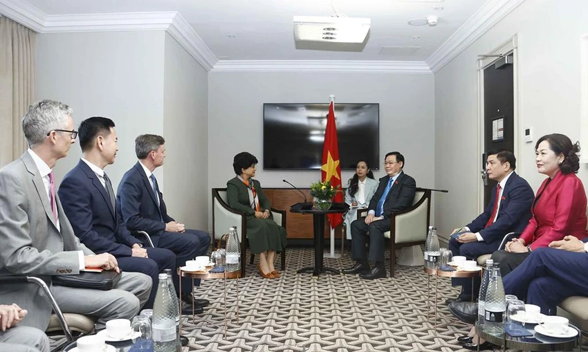 Chủ tịch Quốc hội Vương Đình Huệ cho biết, nhiều quỹ trọng điểm, các tập đoàn kinh doanh bảo hiểm là những khách hàng quan trọng của Chính phủ trong lĩnh vực trái phiếu chính phủ. (Ảnh: TTXVN) Chủ tịch Quốc hội Vương Đình Huệ cho biết, nhiều quỹ trọng điểm, các tập đoàn kinh doanh bảo hiểm là những khách hàng quan trọng của Chính phủ trong lĩnh vực trái phiếu chính phủ. (Ảnh: TTXVN)