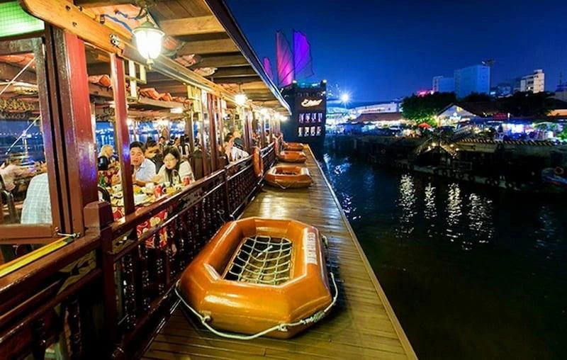 Tour ăn tối trên thuyền rồng