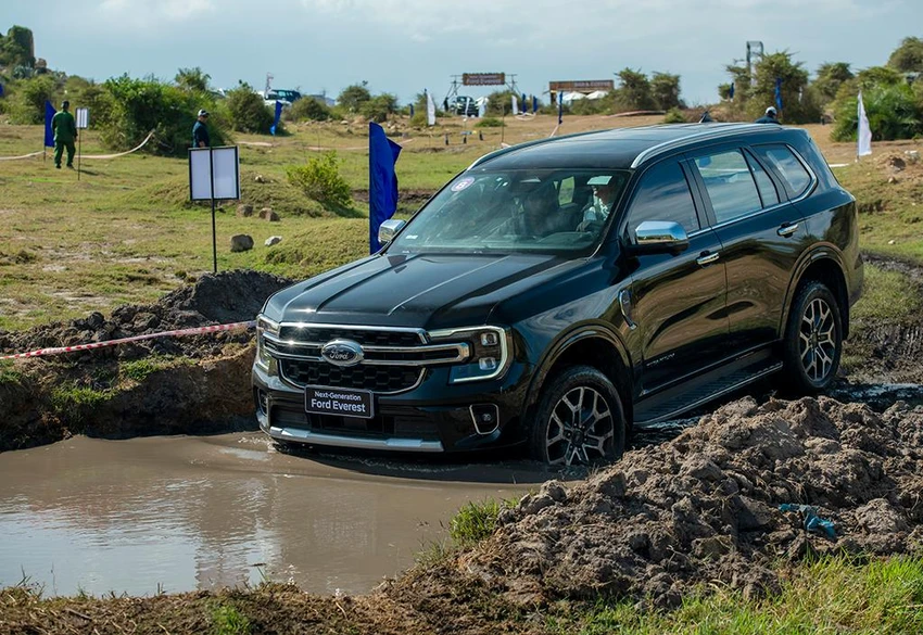 Khả năng off-road của Everest thế hệ mới 2022 khá ấn tượng Khả năng off-road của Everest thế hệ mới 2022 khá ấn tượng