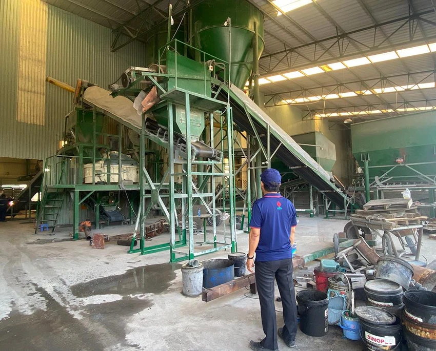 Dây chuyền sản xuất gạch không nung của Công ty CP Vật liệu xanh Đại Dũng tại KCN Hiệp Phước, Nhà Bè, TP.HCM. Ảnh: PV Dây chuyền sản xuất gạch không nung của Công ty CP Vật liệu xanh Đại Dũng tại KCN Hiệp Phước, Nhà Bè, TP.HCM. Ảnh: PV