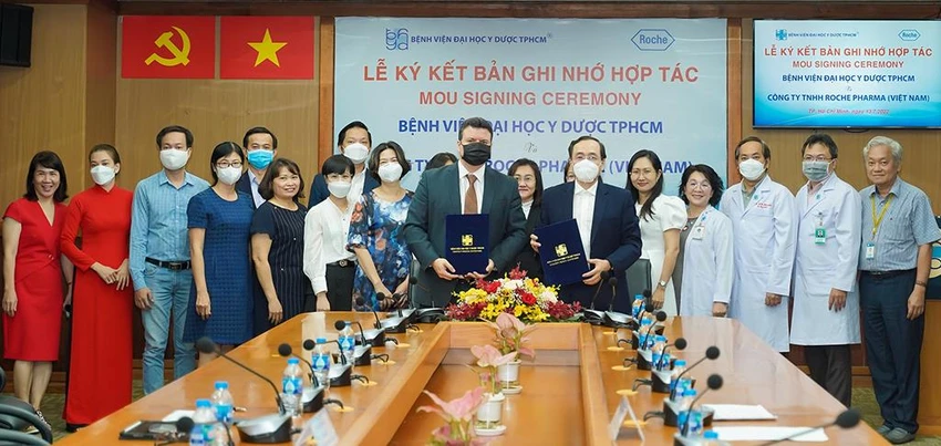 Roche Pharma Việt Nam ký kết với BV Đại học Y dược TPHCM hợp tác nâng cao năng lực quản lý và điều trị ung thư Roche Pharma Việt Nam ký kết với BV Đại học Y dược TPHCM hợp tác nâng cao năng lực quản lý và điều trị ung thư
