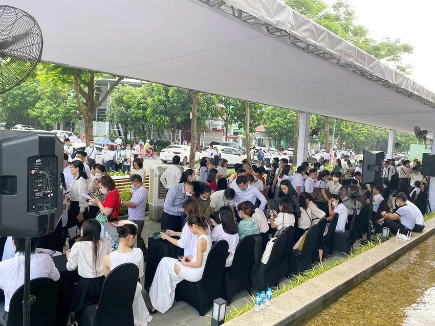 Quang cảnh nhộn nhịp lại lễ giới thiệu dự án Hanoi Melody Residences Quang cảnh nhộn nhịp lại lễ giới thiệu dự án Hanoi Melody Residences