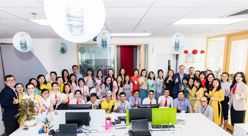 Đội ngũ CEO & nhân viên của Astellas Pharma Việt Nam. Đội ngũ CEO & nhân viên của Astellas Pharma Việt Nam.