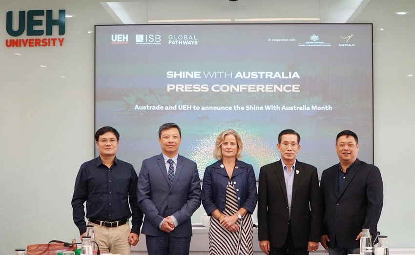 Họp báo khởi động Tháng sự kiện Shine With Australia do ĐH Kinh tế TP.HCM, Viện ISB phối hợp với Austrade tổ chức. Họp báo khởi động Tháng sự kiện Shine With Australia do ĐH Kinh tế TP.HCM, Viện ISB phối hợp với Austrade tổ chức.