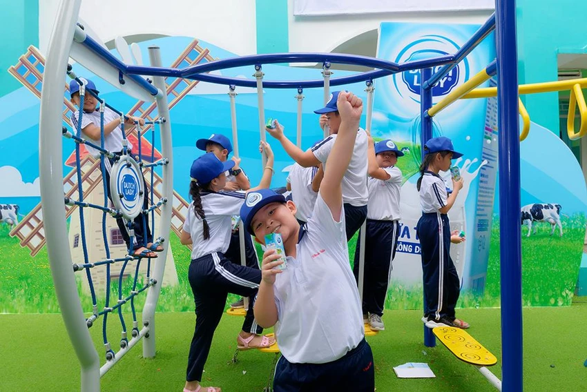 FrieslandCampina cam kết mang lại nguồn dinh dưỡng tối ưu và trọn vẹn cho trẻ em Việt Nam để trẻ có luôn có khởi đầu vững vàng. FrieslandCampina cam kết mang lại nguồn dinh dưỡng tối ưu và trọn vẹn cho trẻ em Việt Nam để trẻ có luôn có khởi đầu vững vàng.