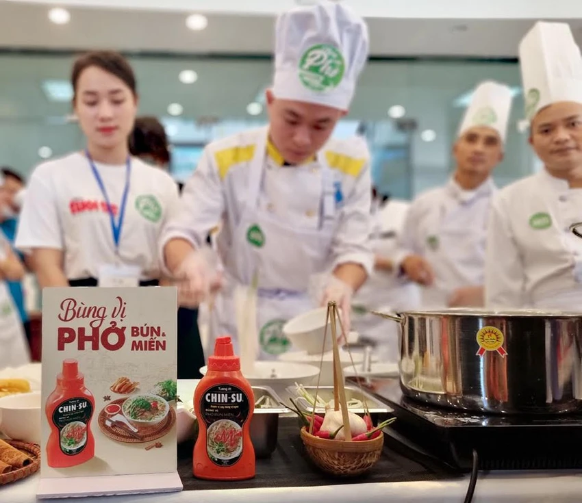 "Ngày của phở 12-12" là sự kiện được khởi xướng từ năm 2017 và đã trở thành một hoạt động văn hóa ẩm thực thường niên để quảng bá món ăn truyền thống của dân tộc với mục tiêu đưa phở lan tỏa khắp thế giới. "Ngày của phở 12-12" là sự kiện được khởi xướng từ năm 2017 và đã trở thành một hoạt động văn hóa ẩm thực thường niên để quảng bá món ăn truyền thống của dân tộc với mục tiêu đưa phở lan tỏa khắp thế giới.