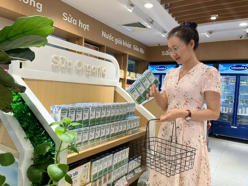 Vinamilk là thương hiệu sữa được người tiêu dùng Việt chọn mua nhiều nhất 10 năm liền theo Kantar Worldpanel Vinamilk là thương hiệu sữa được người tiêu dùng Việt chọn mua nhiều nhất 10 năm liền theo Kantar Worldpanel